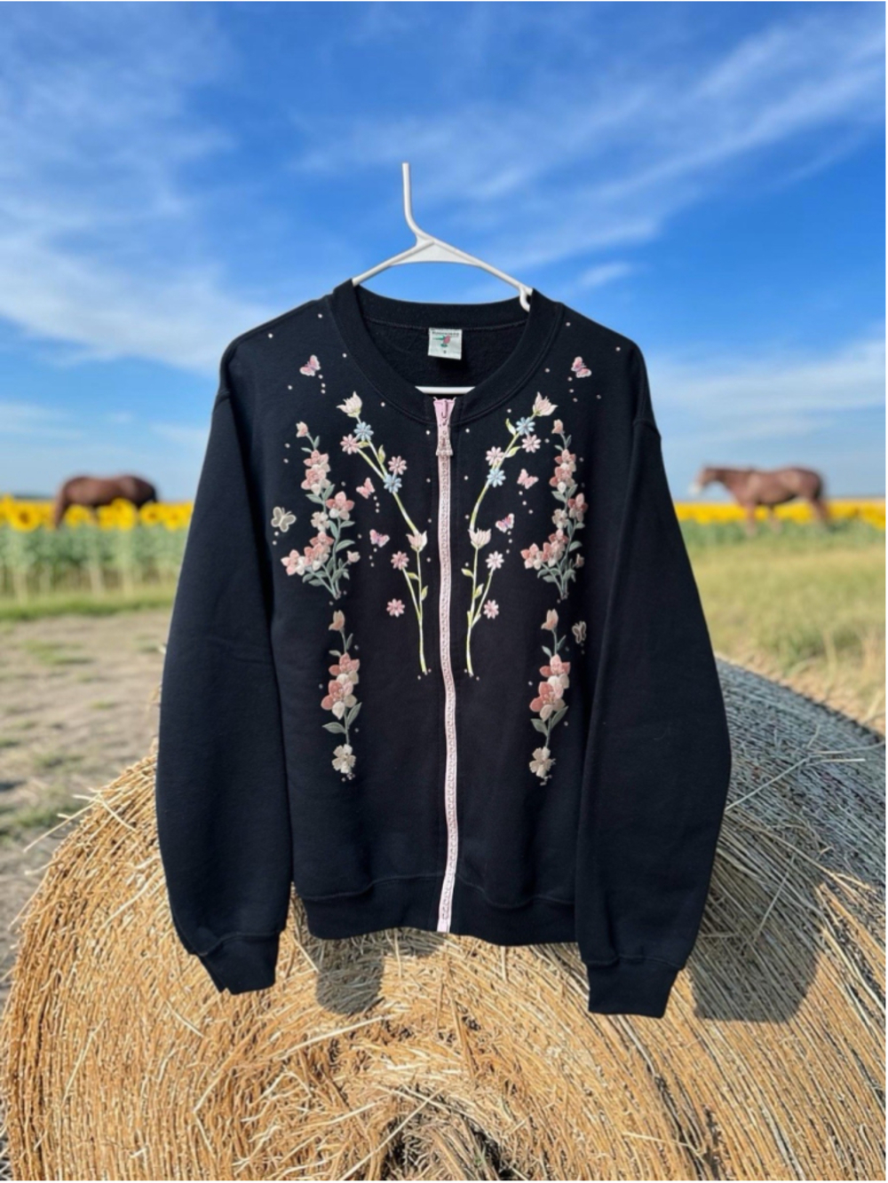 Fleece Floral Embroidered Sweater w/ Rhinestone Zipper Small Black Long Sleeves